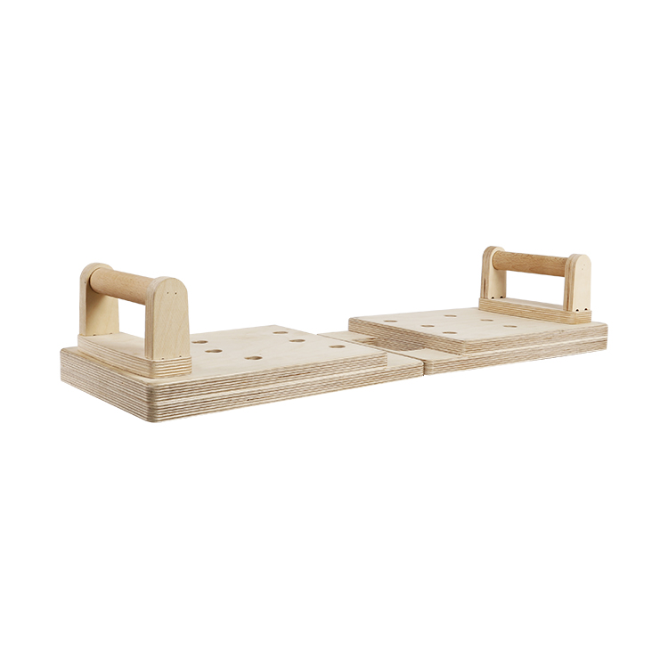ESTRUCTURA DE ALMACENAMIENTO CREATIVA La parte inferior del dispositivo se puede usar como un espacio de almacenamiento, y cuando lo pliega, puede colocar manijas u otros accesorios de gimnasio en él, para que pueda guardar fácilmente sus suministros de gimnasio después de su entrenamiento.No ocupa espacio adicional y puede comenzar su entrenamiento en cualquier lugar y en cualquier momento.