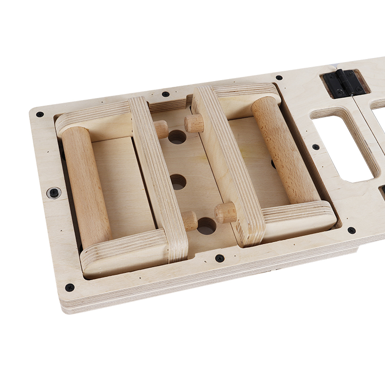 ESPACIO DE ENTRENAMIENTO PORTÁTIL Puede construir parques de entrenamiento interiores y exteriores de calidad suprema para espacios públicos o privados.La tabla de flexiones plegable ProCircle presenta un diseño plegable y portátil que puede llevar cómodamente la tabla de flexiones a todas partes.Simplemente puede ensamblarlo y guardarlo en la mochila.
