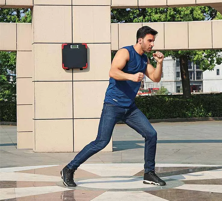 Altura ajustable ya que se fija con correas adhesivas, puede ajustar su altura fija a voluntad, lo que lo convierte en un probador de fuerza de boxeo que pueden usar tanto adultos como niños.